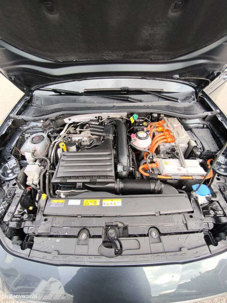 Cupra Leon 1.4 e-Hybrid (180 kW System) VZ - 19