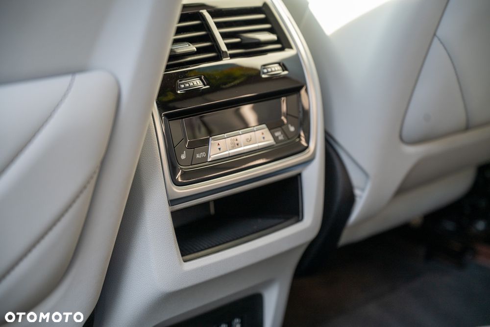 BMW XM 50e PHEV sport - 18