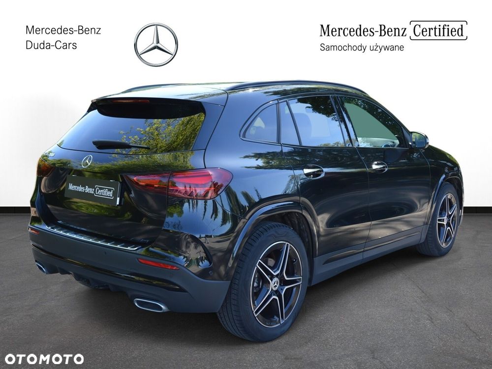 Mercedes-Benz GLA - 8