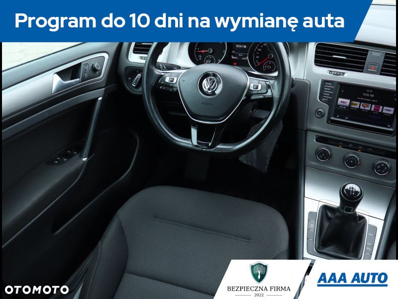 Volkswagen Golf - 8
