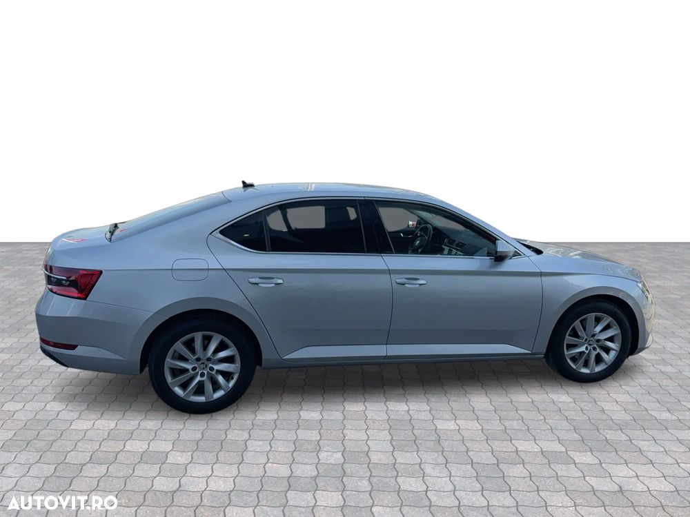 Skoda Superb 2.0 TDI DSG Style - 6