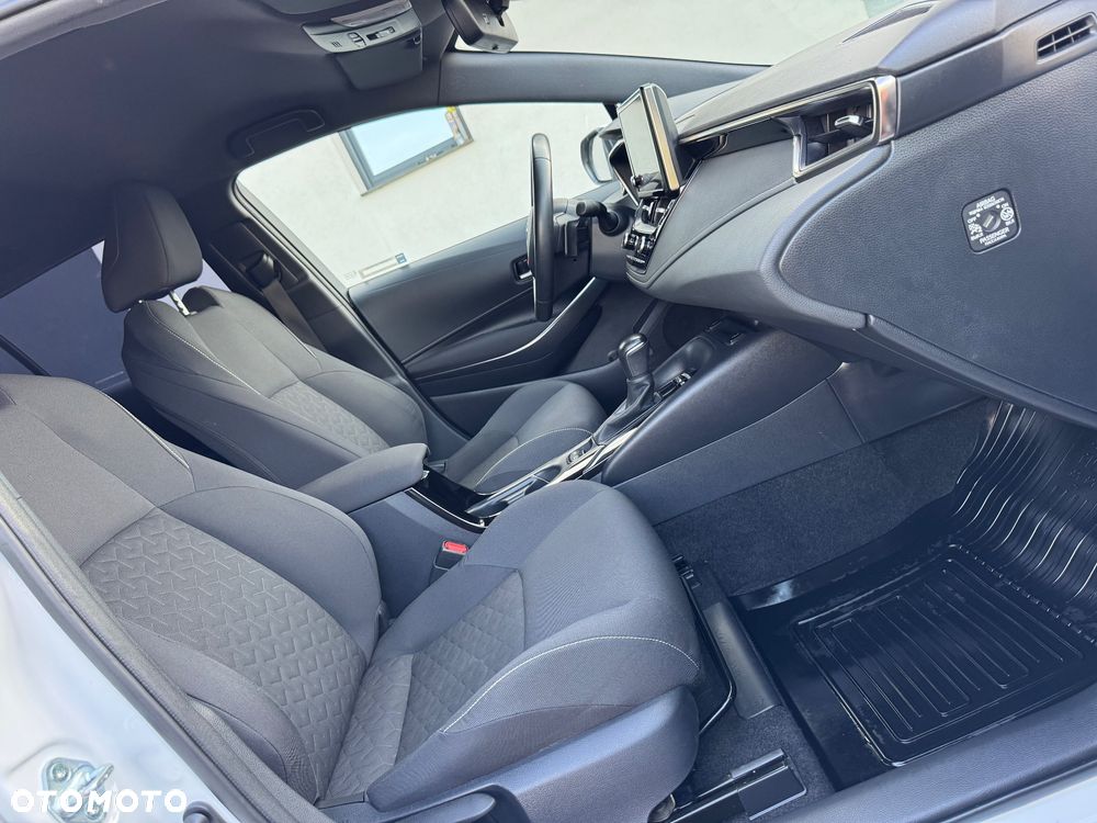 Toyota Corolla 2.0 Lounge - 23