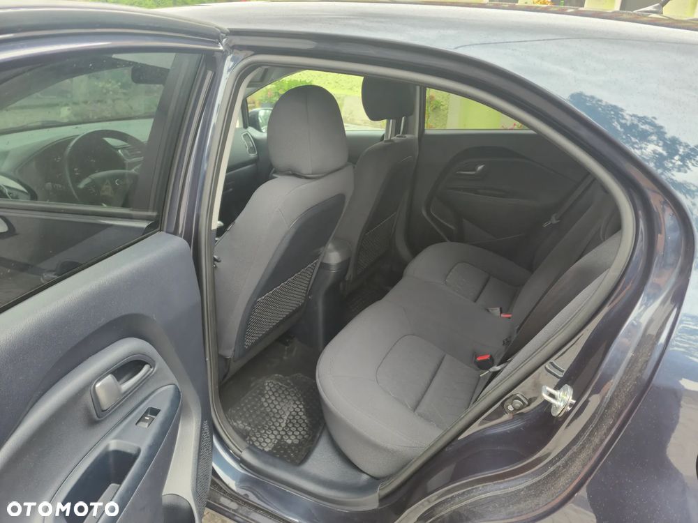 Kia Rio 1.2 Attract - 12