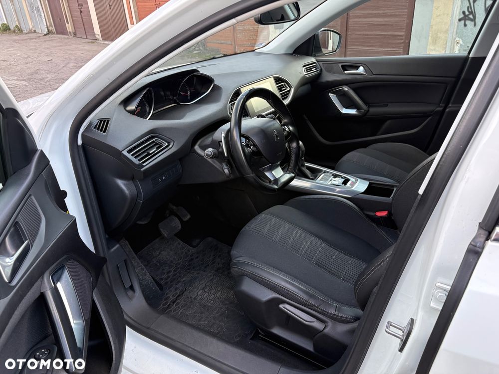 Peugeot 308 1.5 BlueHDi Allure S&S EAT6 - 5