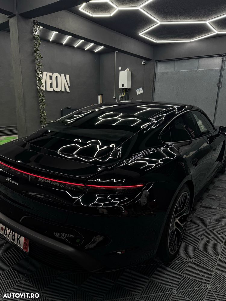 Porsche Taycan - 3