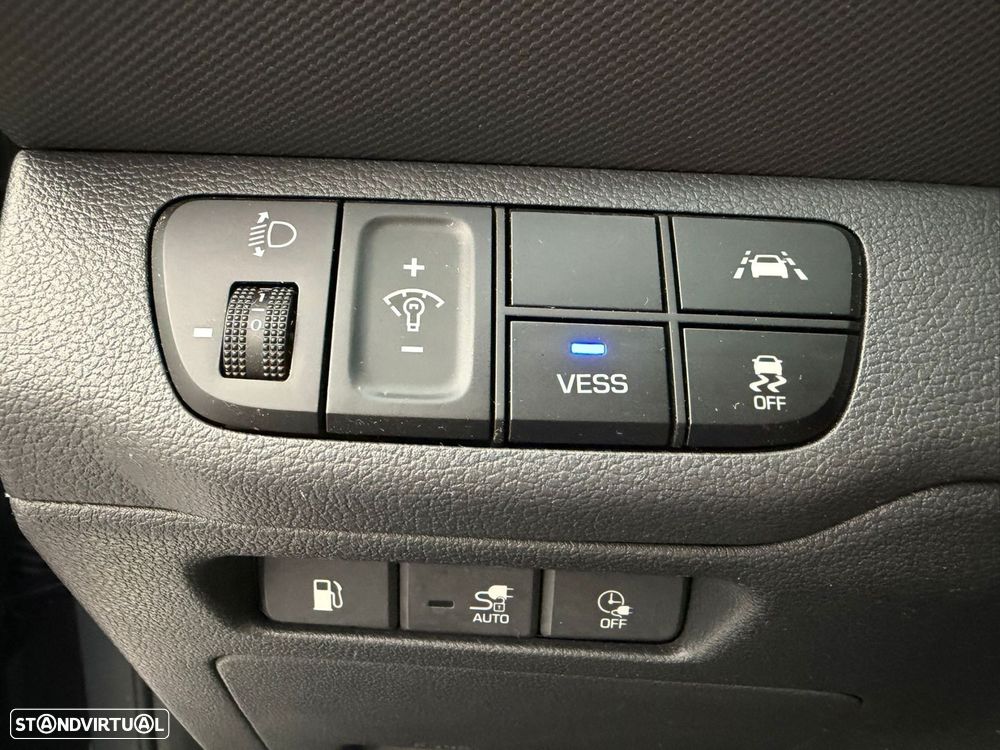 Hyundai Ioniq 1.6 GDI PHEV Tech - 23