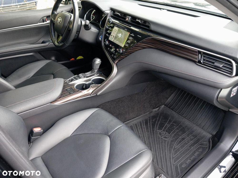 Toyota Camry 2.5 Hybrid Executive CVT - 12