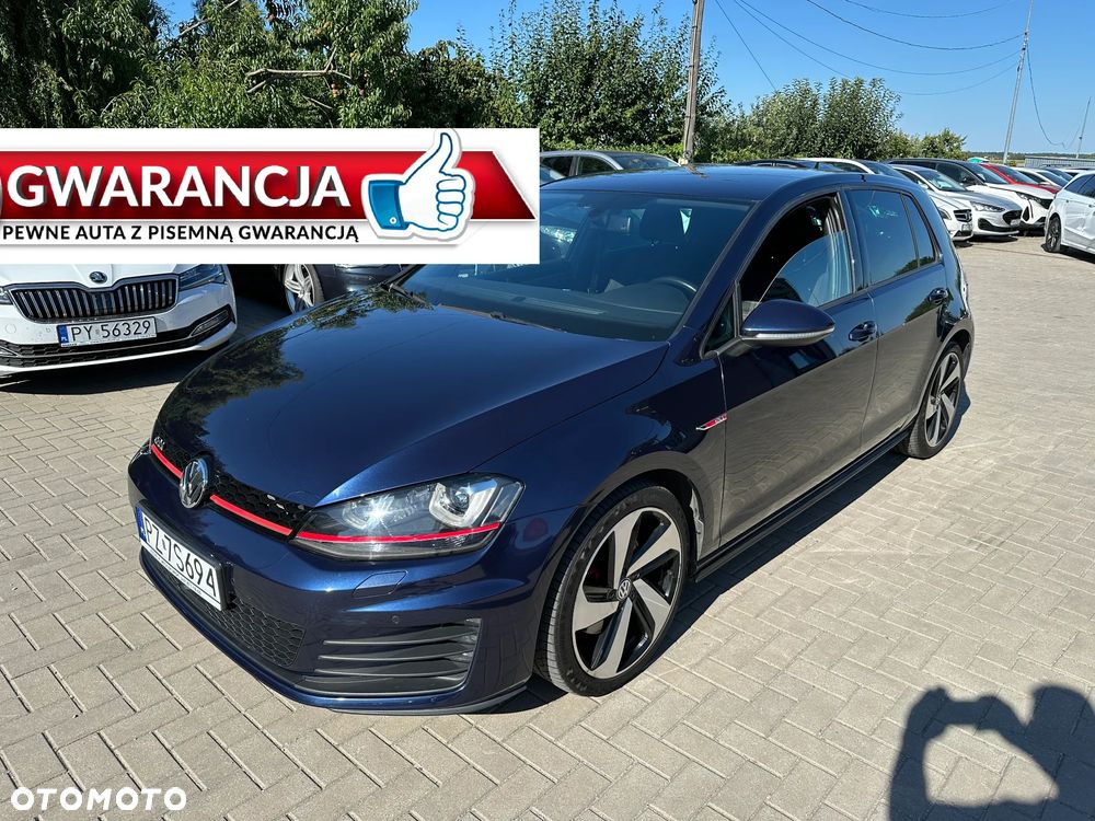 Volkswagen Golf - 1