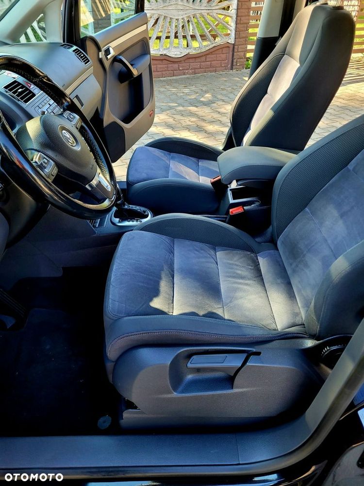 Volkswagen Touran 1.6 TDI DPF BlueMotion Technology DSG Highline - 23