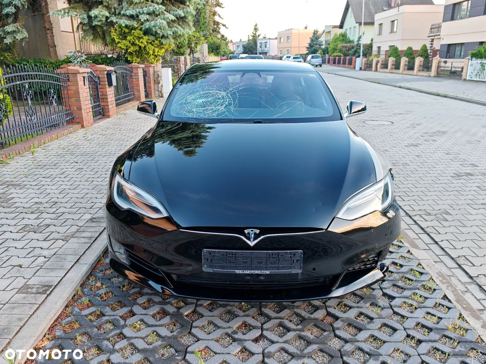 Tesla Model S - 9