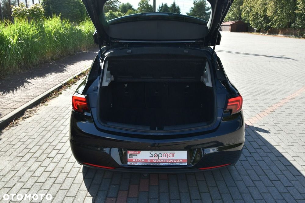 Opel Astra 1.4 T Enjoy S&S - 32