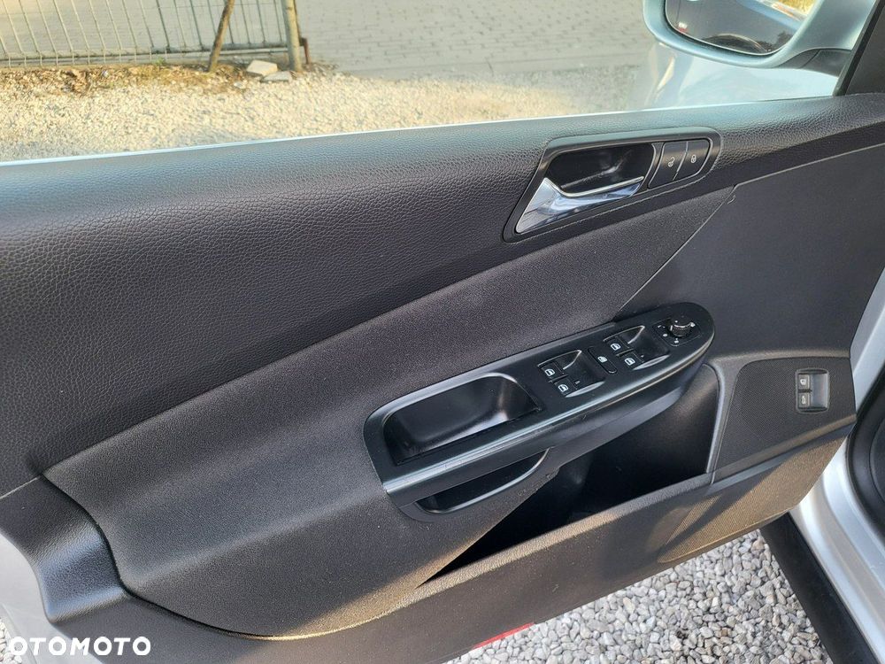 Volkswagen Passat - 19