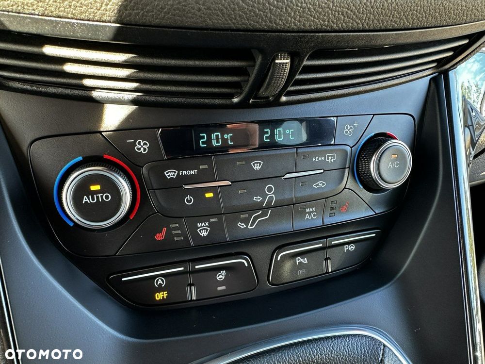 Ford Kuga 1.5 EcoBoost 2x4 ST-Line - 26