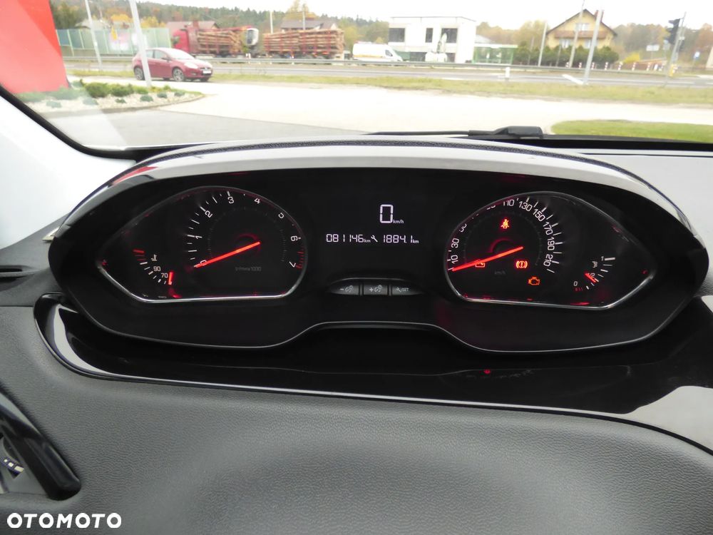 Peugeot 208 - 17