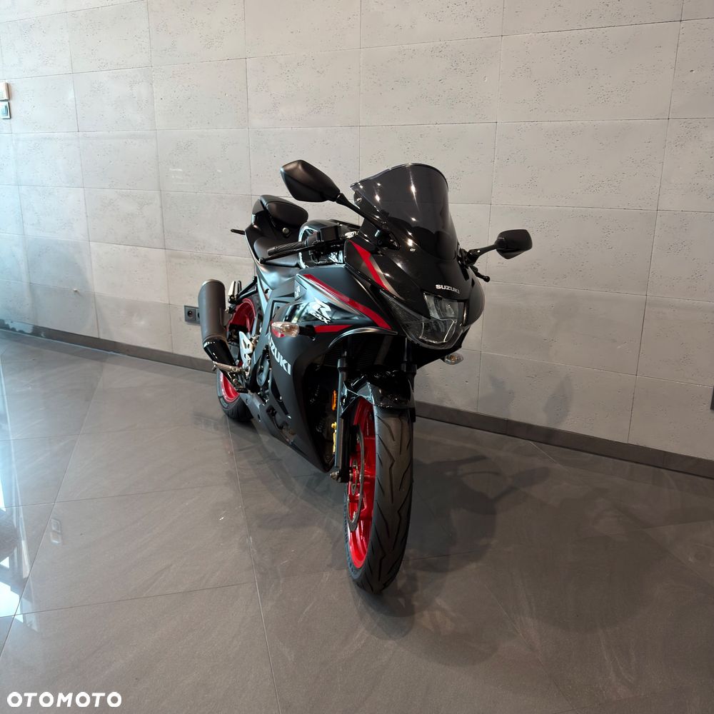 Suzuki GSX-R - 4