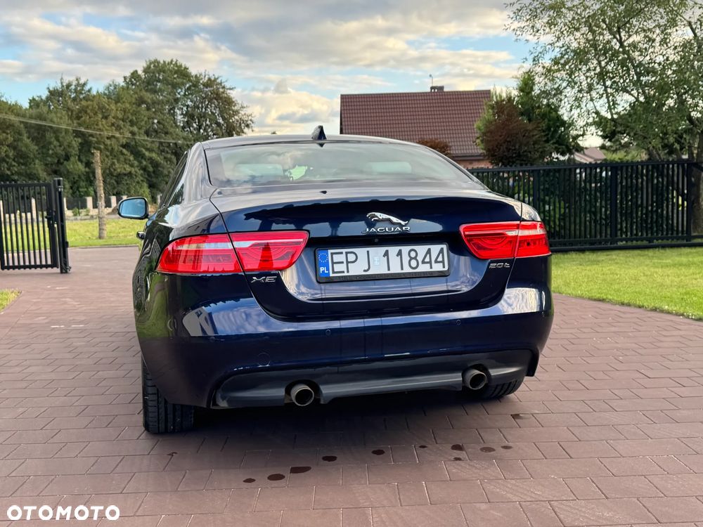 Jaguar XE 2.0 T Prestige - 6