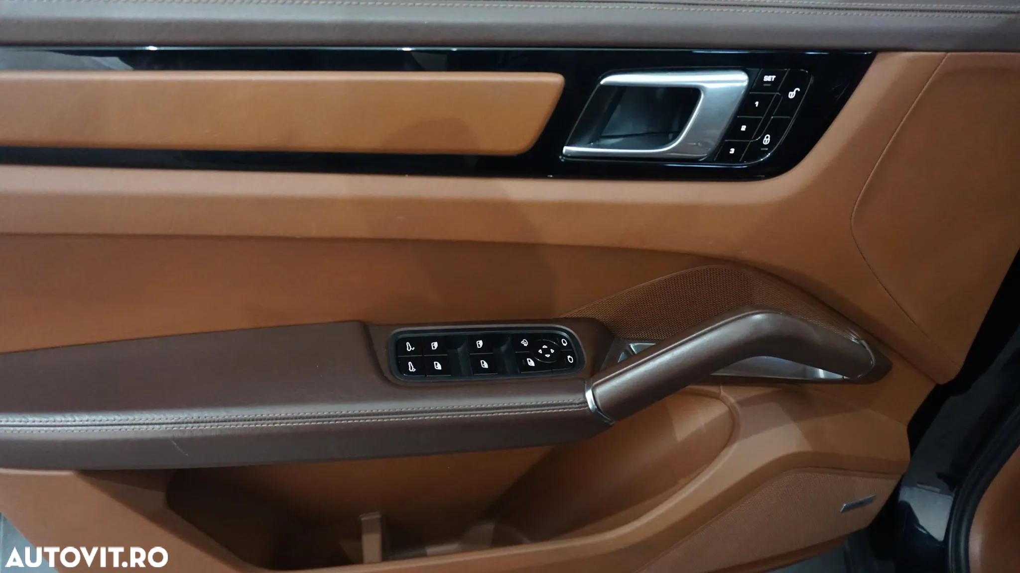 Porsche Cayenne Turbo - 11