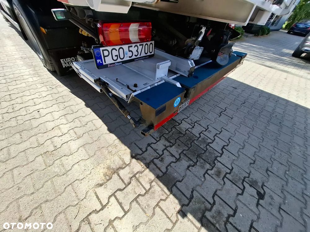 Mercedes-Benz 1840 - 12