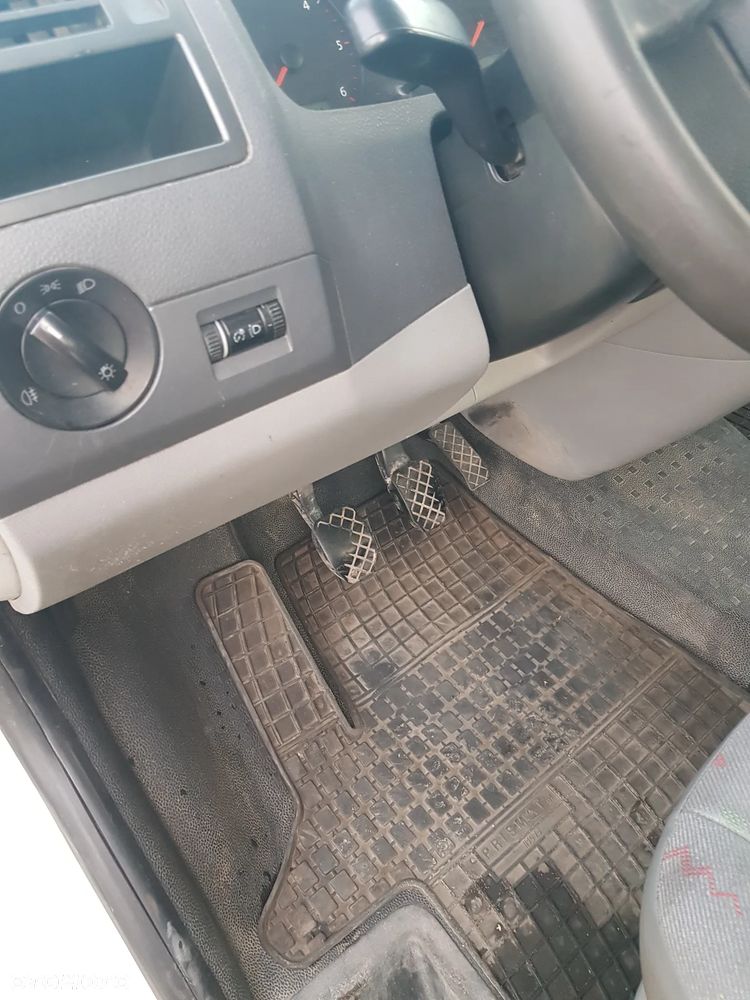 Volkswagen Transporter - 24
