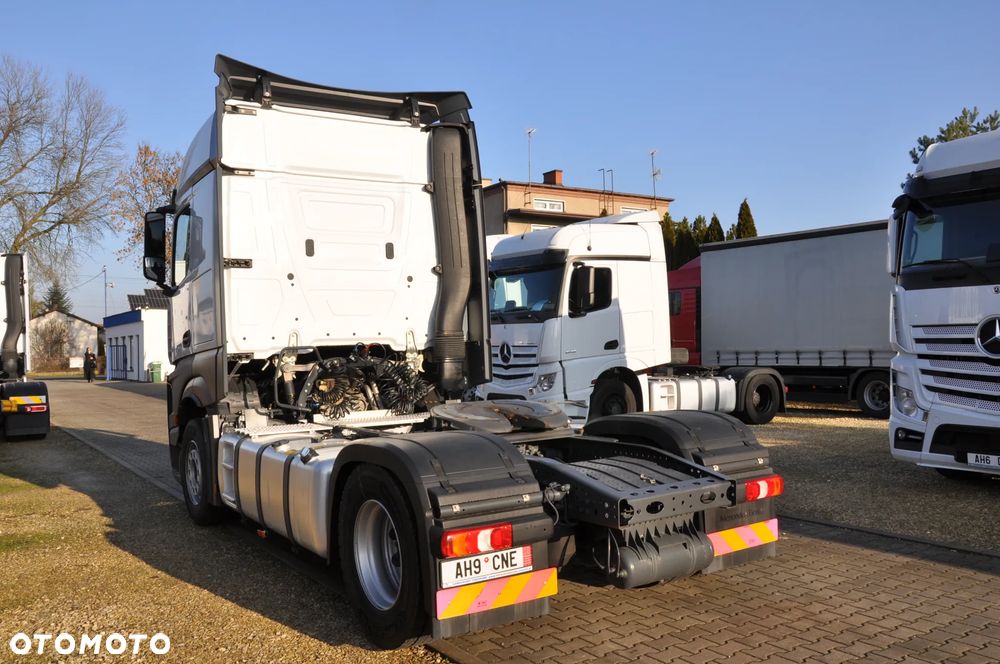 Mercedes-Benz Actros - 3