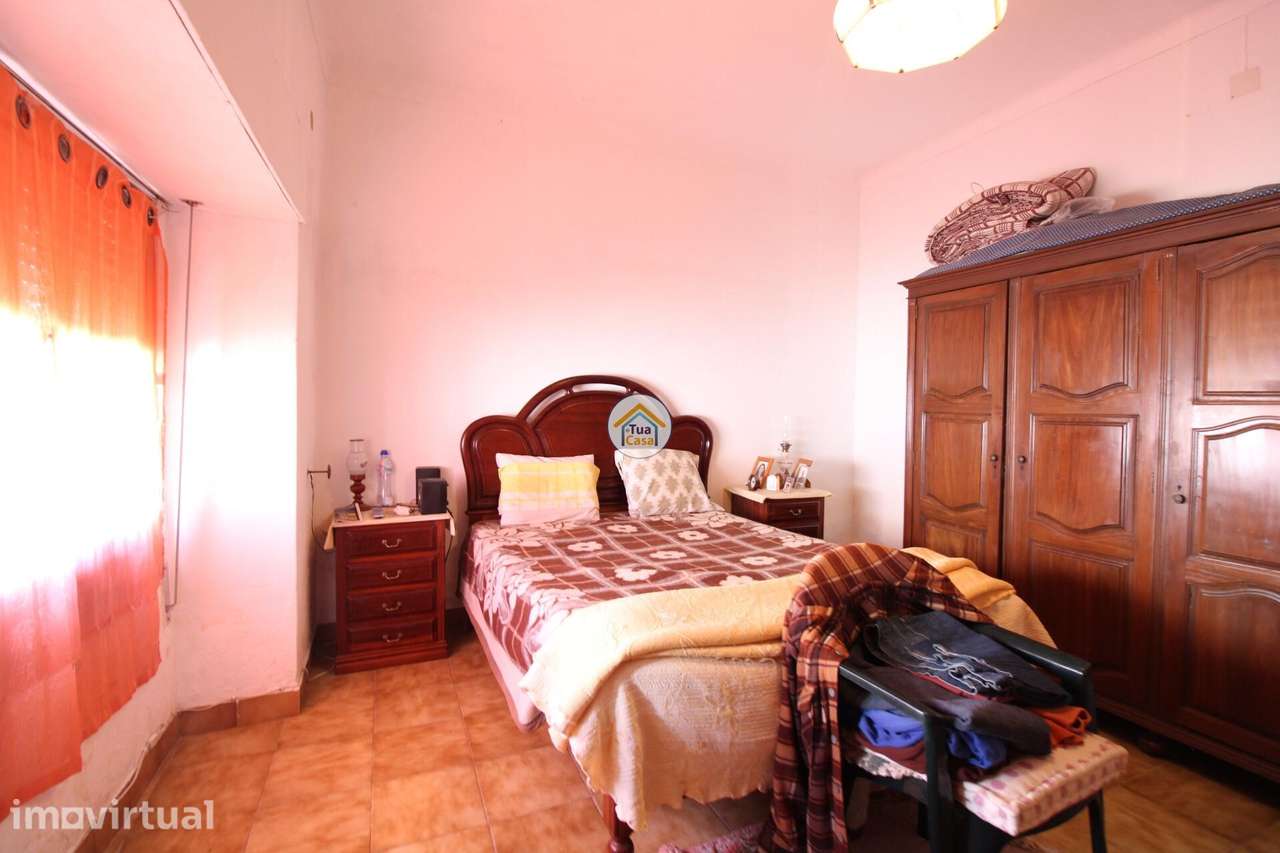 Moradia T2 com Espaço Exterior Localizada na Vila do Torrão, Concelho - Grande imagem: 4/25