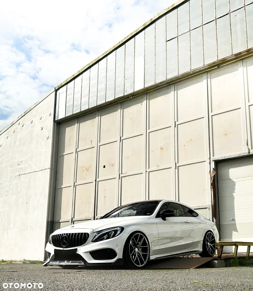Mercedes-Benz Klasa C 300 9G-TRONIC - 4
