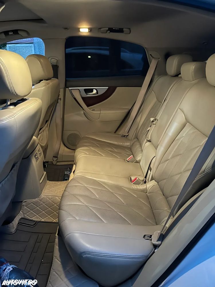 Infiniti FX 30 FX30d 3.0d V6 S Premium AWD - 7