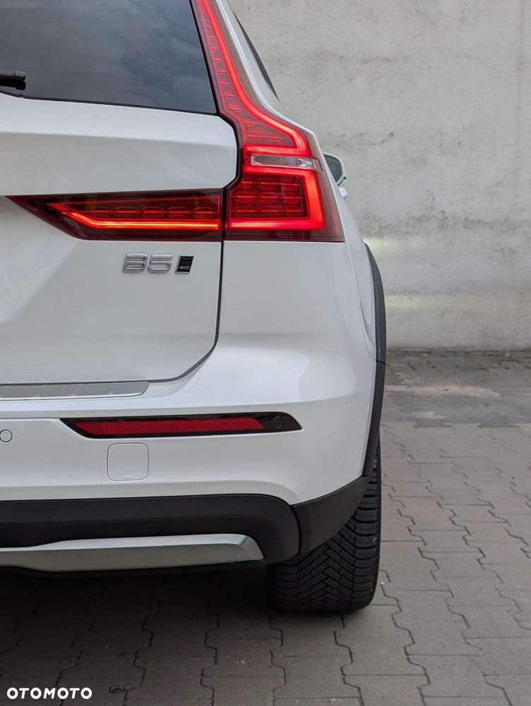 Volvo V60 B5 B AWD Plus Dark - 31