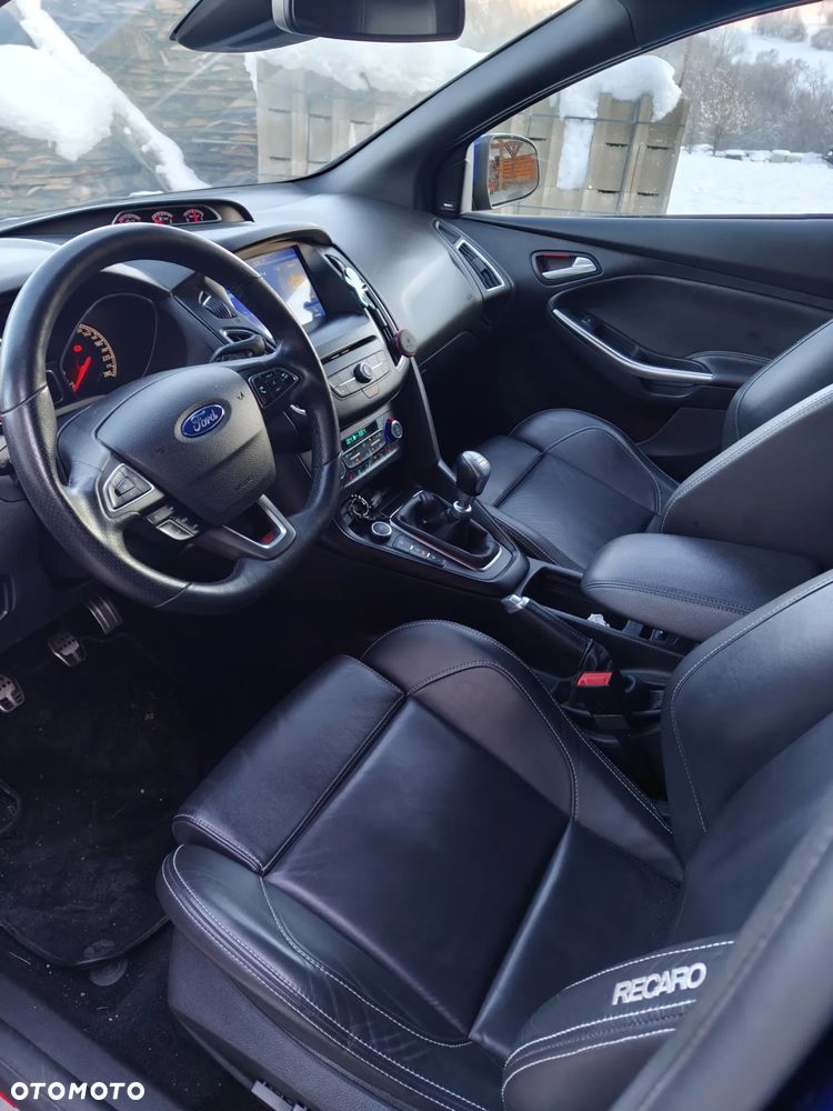 Ford Focus 2.0 EcoBoost ST - 8