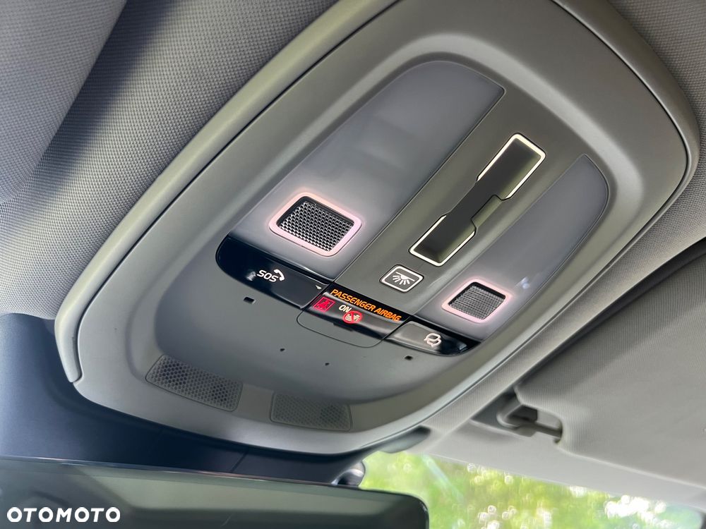Volvo V90 T8 AWD Plug-In Hybrid Ultimate Dark - 29