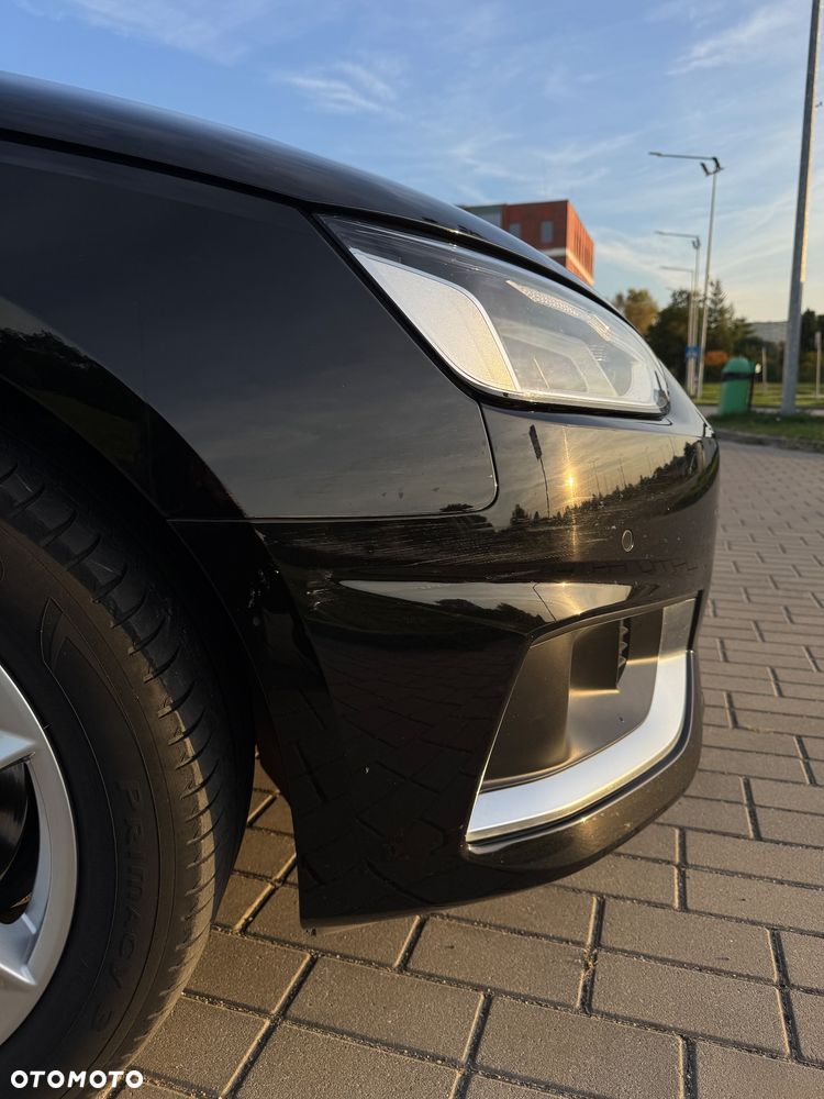 Audi A4 Avant 40 TFSI S tronic - 11
