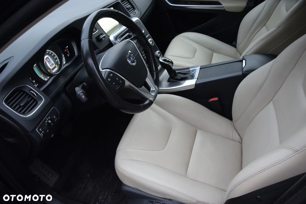 Volvo V60 D4 Geartronic Momentum - 3