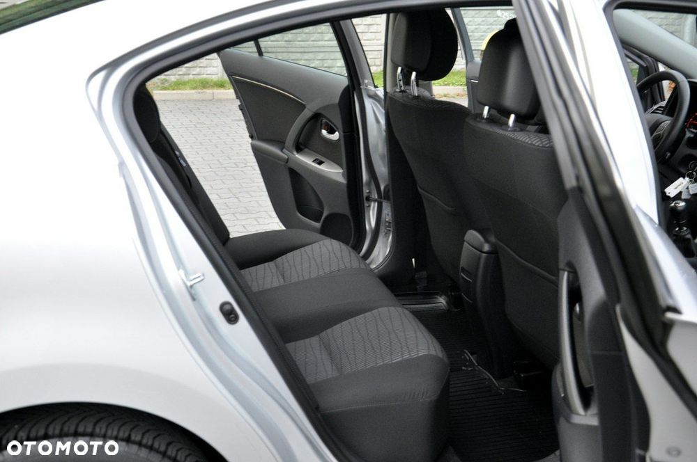 Toyota Avensis 1.8 Sol plus NAVI - 13