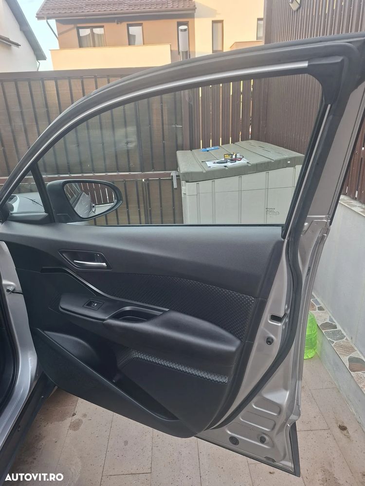 Toyota C-HR - 16