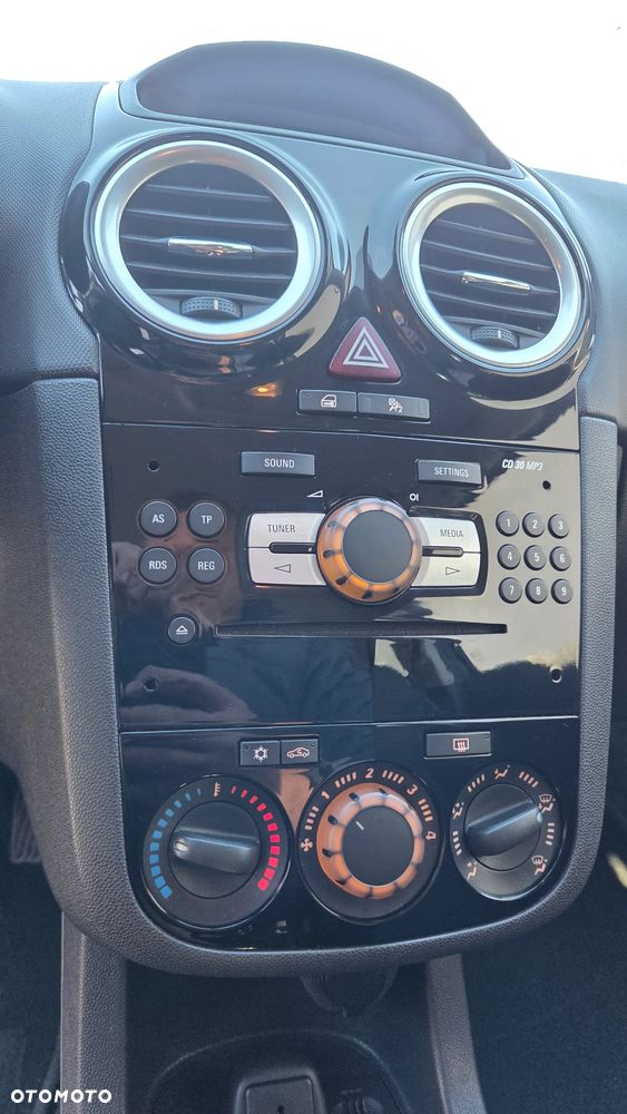 Opel Corsa 1.4 16V Energy - 21