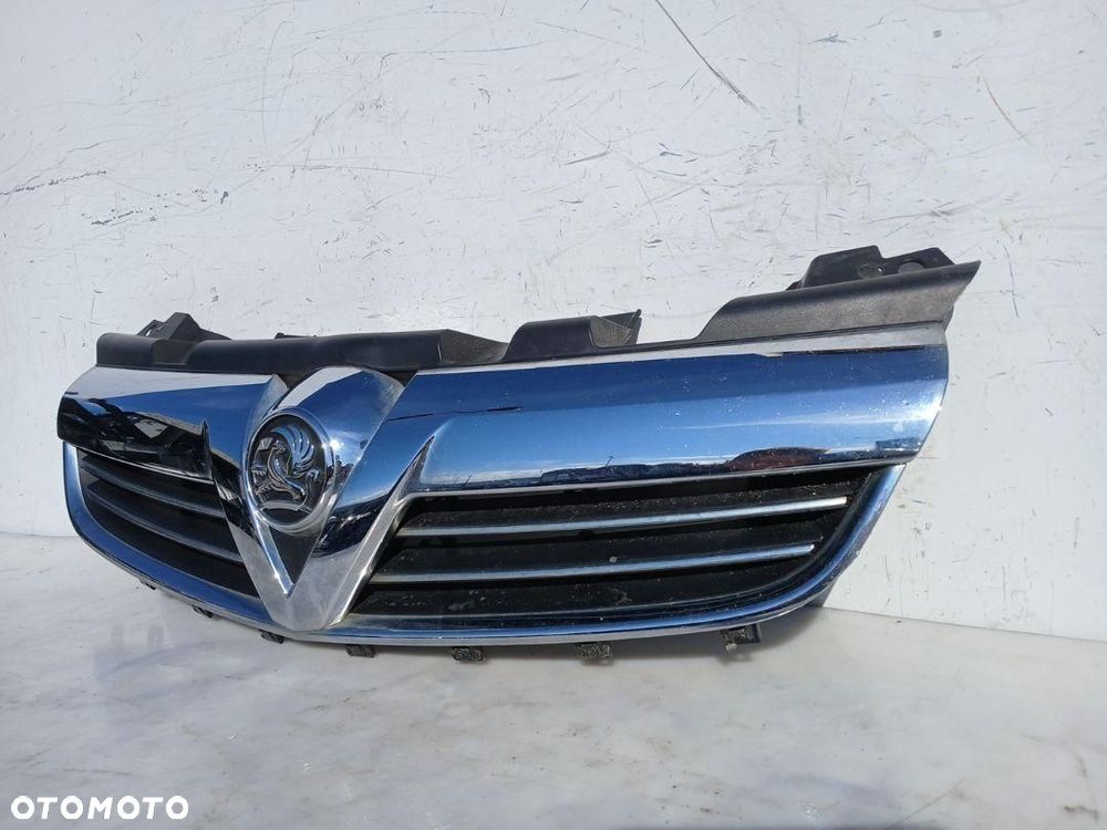 ATRAPA GRILL ZNACZEK LOGO CHROM OPEL ZAFIRA B LIFT 13247331 - 2