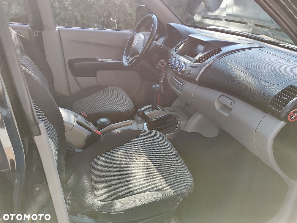 Mitsubishi L200 - 7
