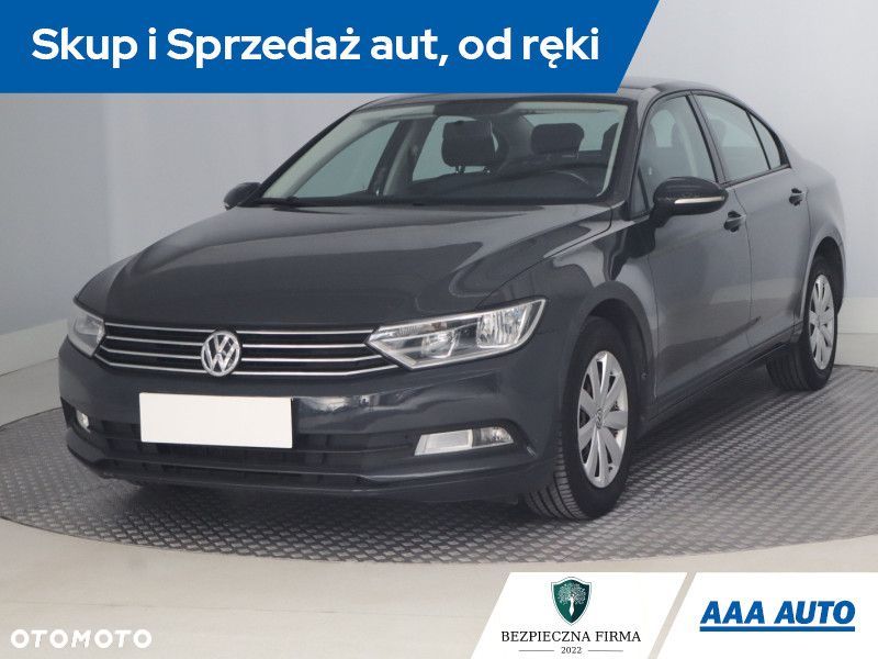 Volkswagen Passat - 3