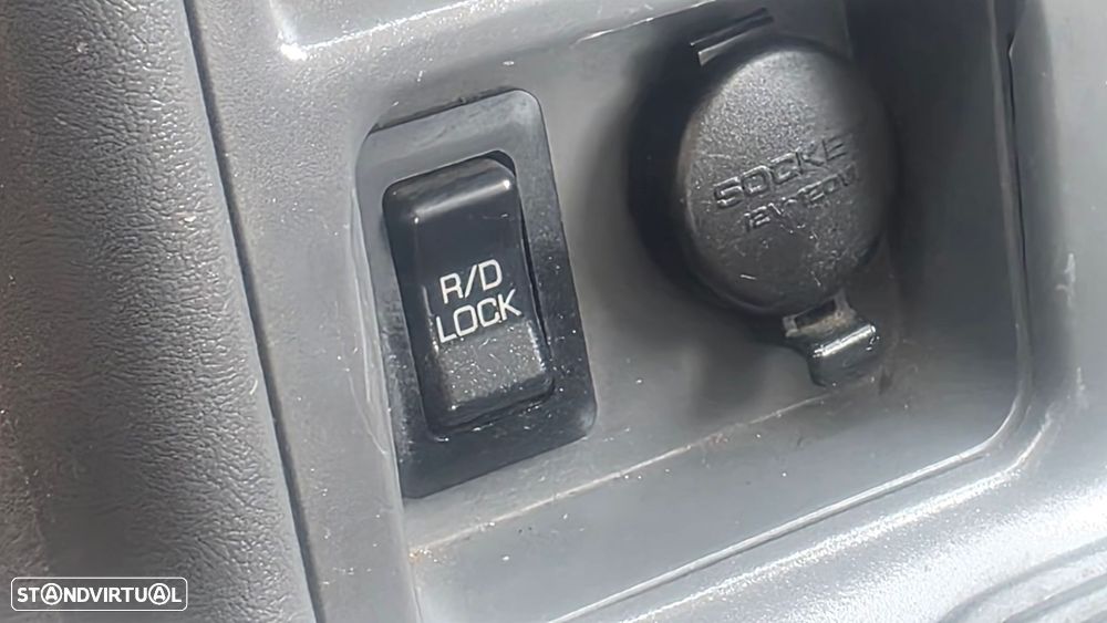 Mitsubishi Pajero 2.5 TD GLX - 19