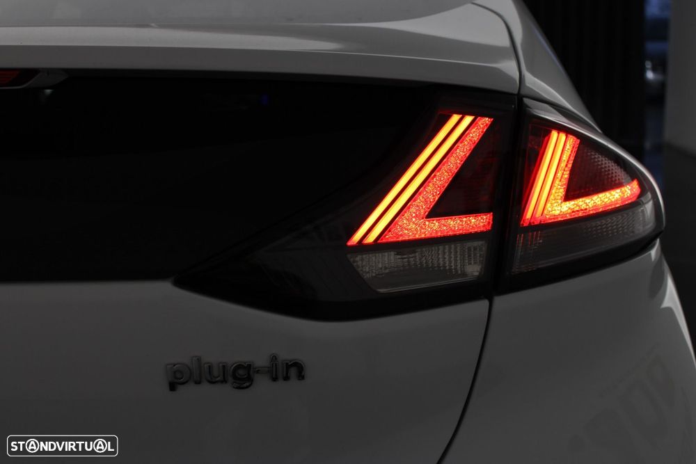 Hyundai Ioniq 1.6 GDI PHEV Tech - 33