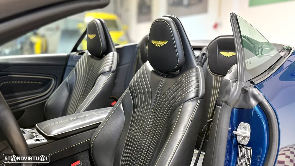 Aston Martin DB11 Volante V8 - 14