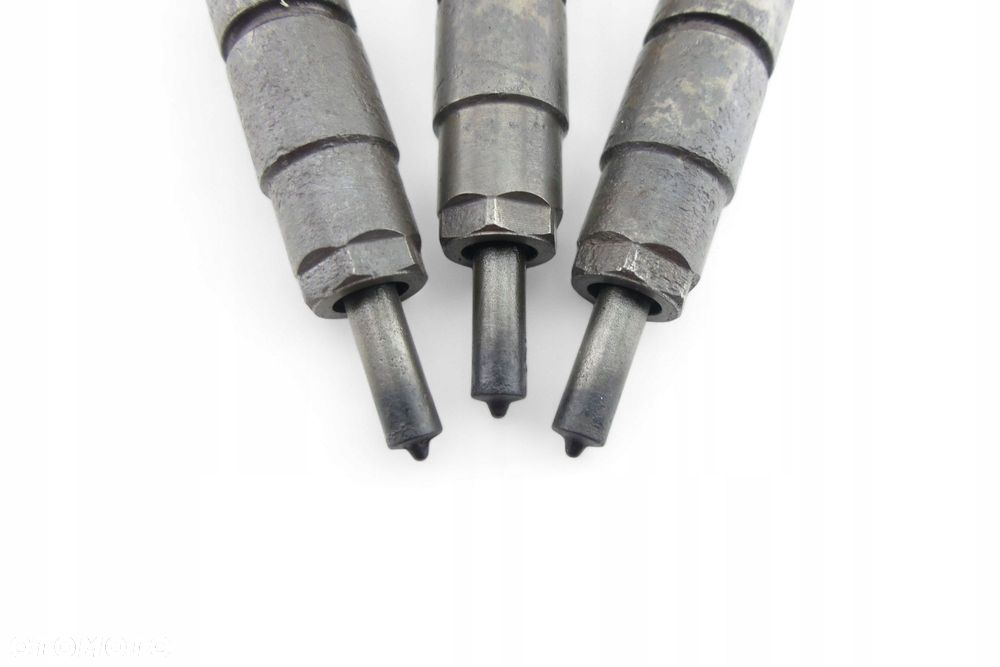 Wtryskiwacz BMW E90 E91 E92 E60 E61 E84 E83 E87 2.0D 7810702 - 2