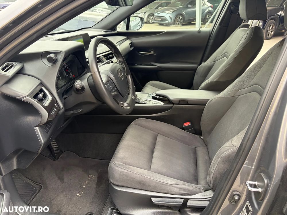 Lexus UX 250h Business Edition - 18