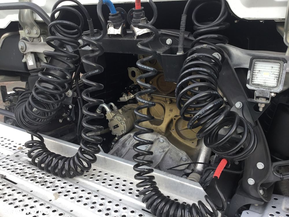 Mercedes-Benz ACTROS - 10