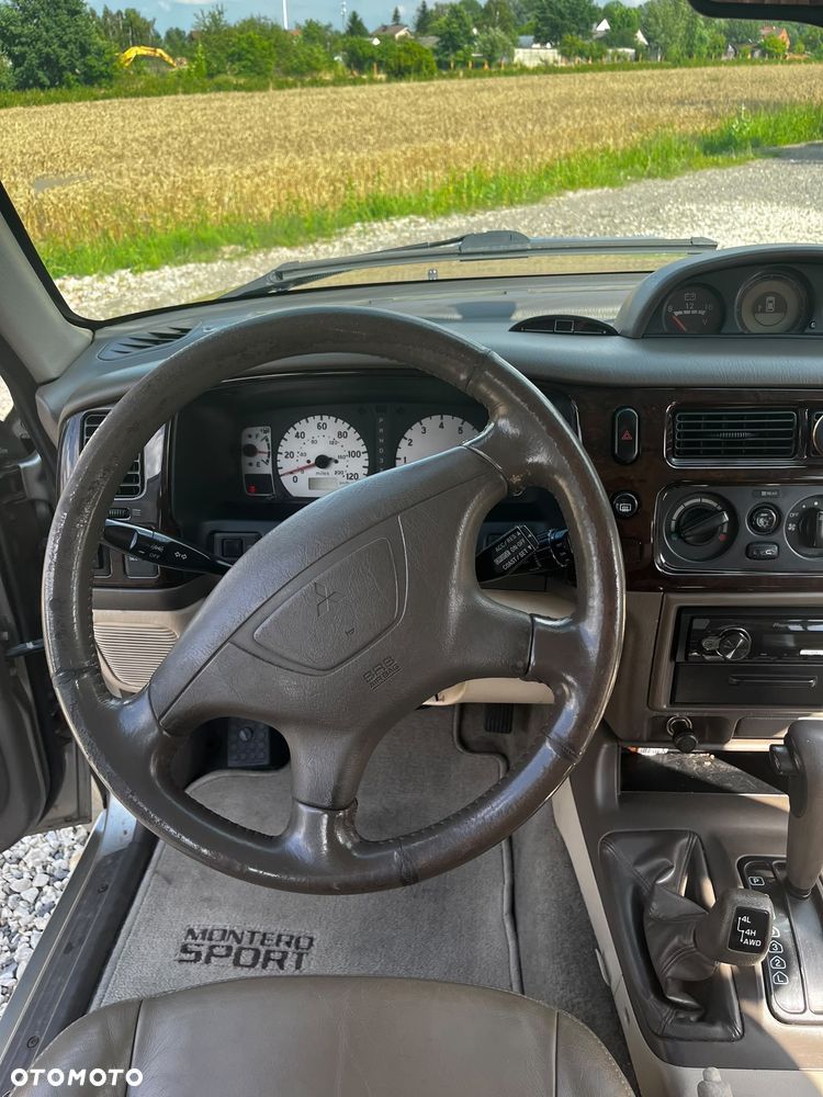Mitsubishi Montero 3.5 XLS - 12