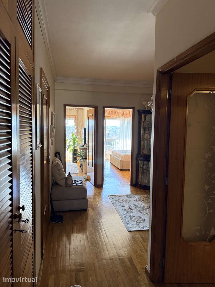 T3 no 6.º andar com excelentes vistas – Rio Tinto | 380.000 € - Grande imagem: 4/17