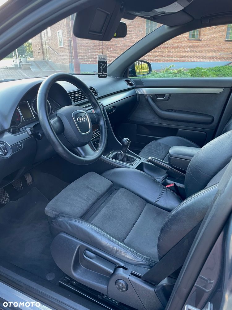 Audi A4 Avant 2.0T FSI - 15