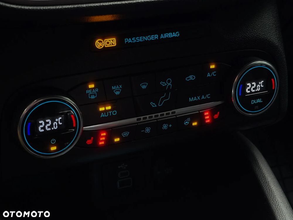 Ford Focus 1.0 EcoBoost mHEV ST-Line Style - 25