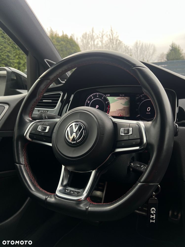 Volkswagen Golf GTI (BlueMotion Technology) DSG Performance - 23
