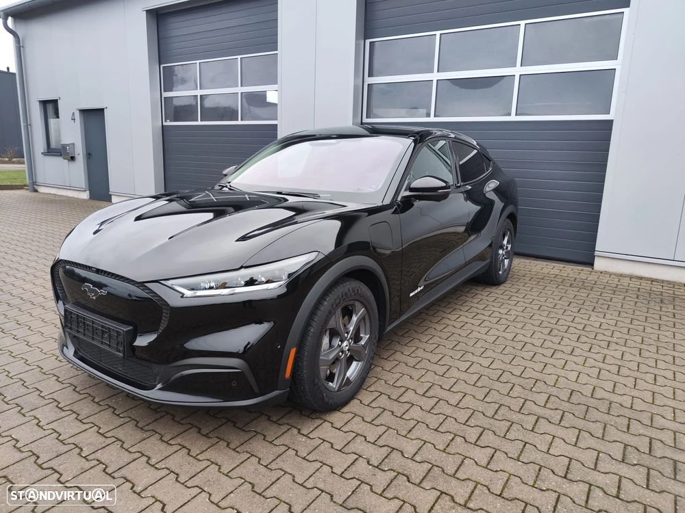 Ford Mustang Mach-E 75.7 kWh Base - 2